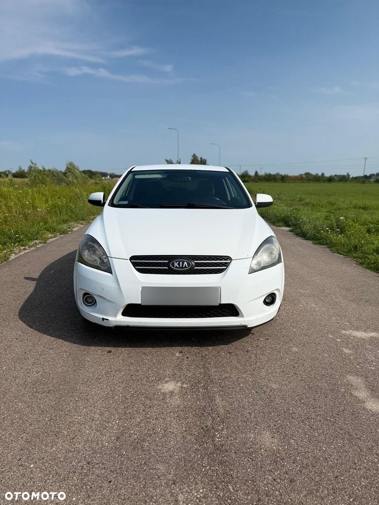 Kia Ceed 1.6 Crdi Comfort - 1