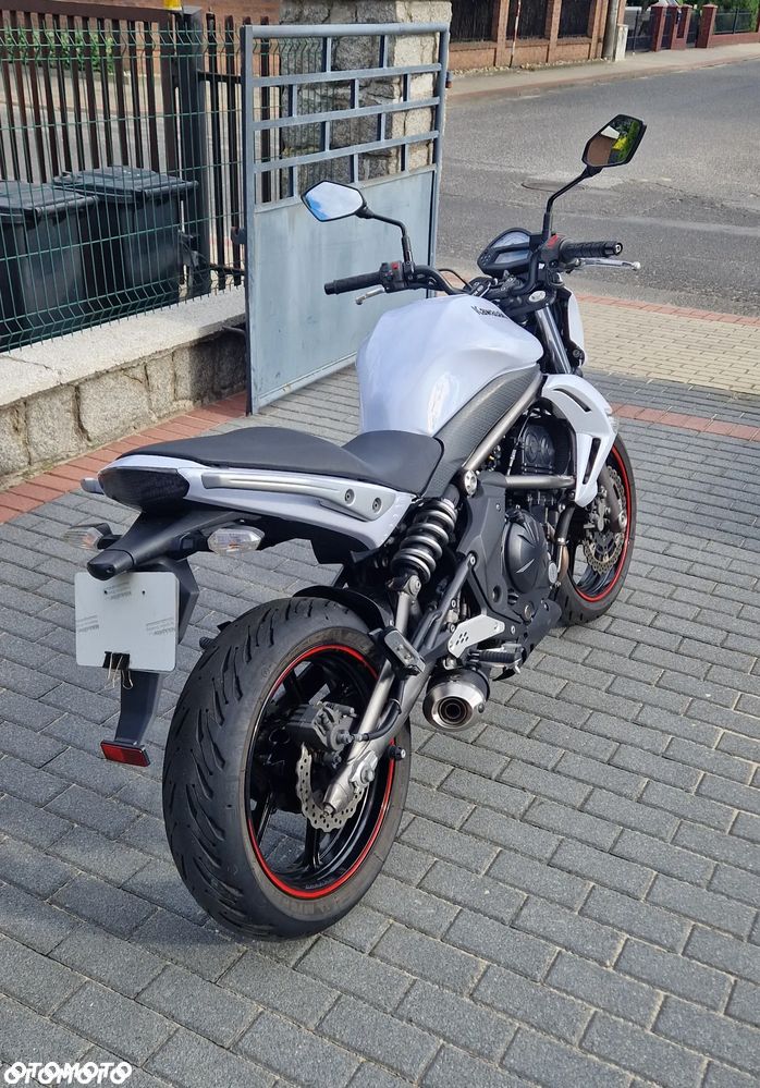Kawasaki ER - 24