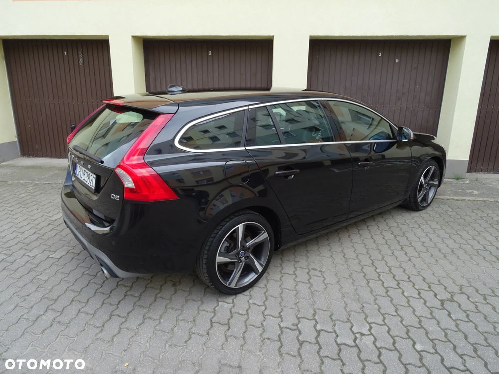 Volvo V60 D2 R-Design Momentum - 25