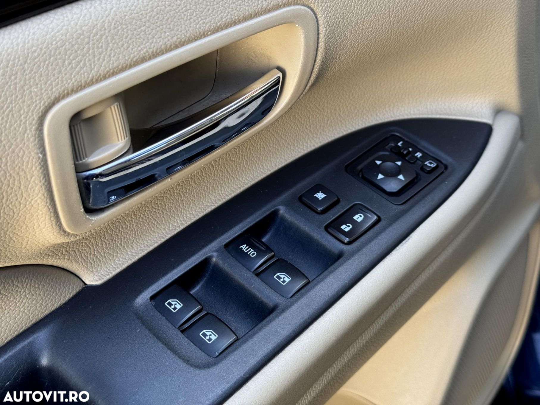 Mitsubishi Outlander - 17