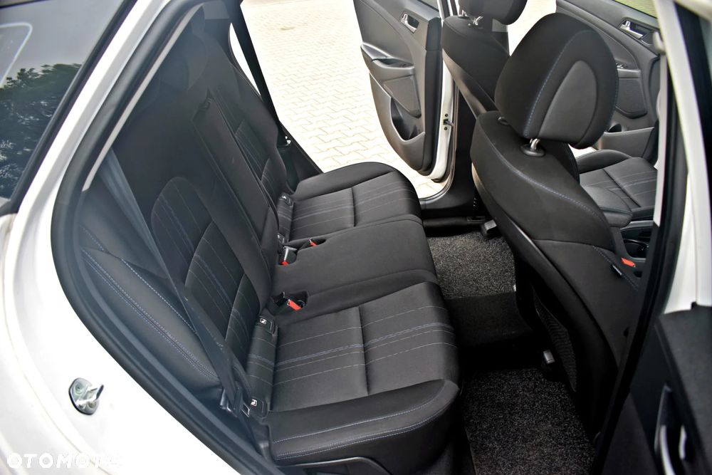 Hyundai Tucson blue 1.7 CRDi 2WD Trend - 30