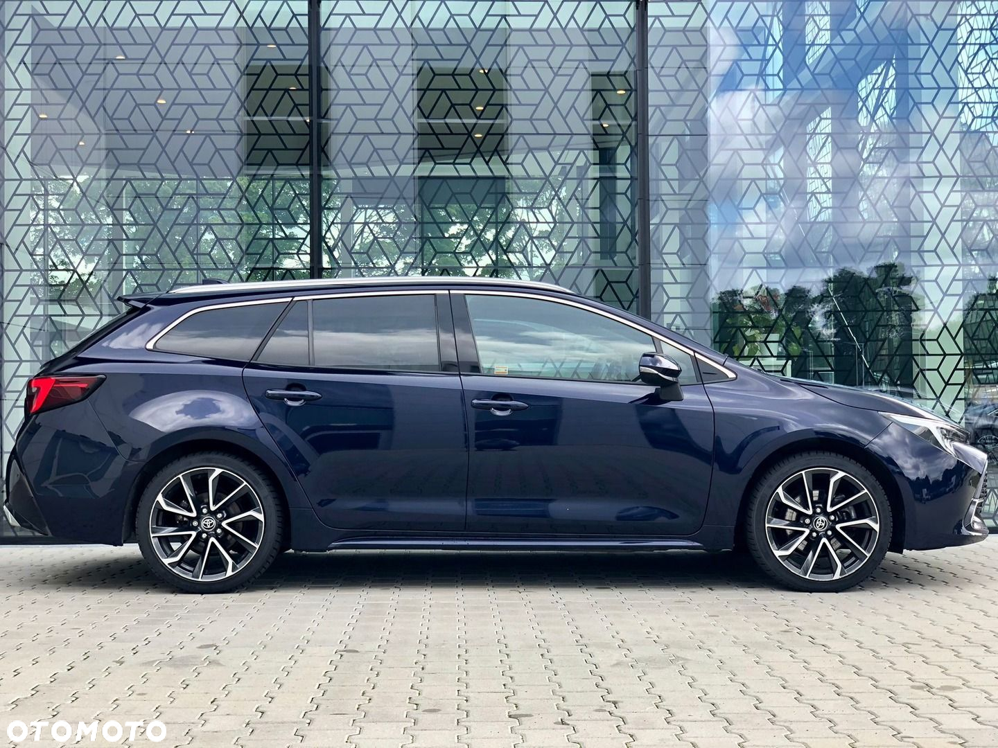 Toyota Corolla - 4