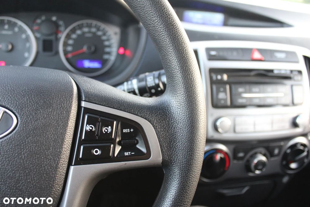 Hyundai i20 ver-1-4-150-jahre - 27