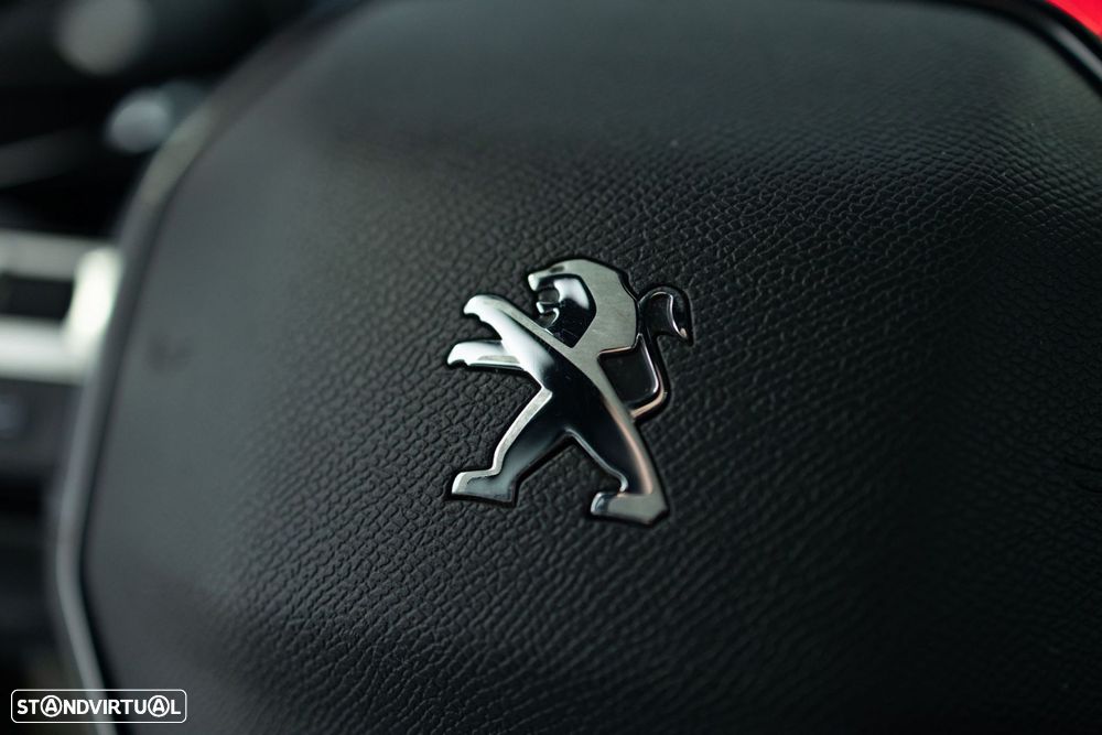 Peugeot 2008 1.2 PureTech Allure EAT8 - 34