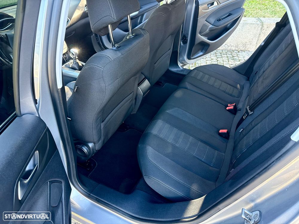 Peugeot 308 SW 1.6 BlueHDi GT Line - 23