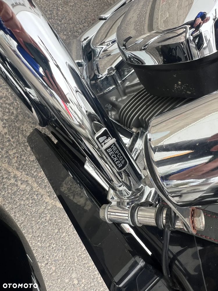 Suzuki Intruder - 14