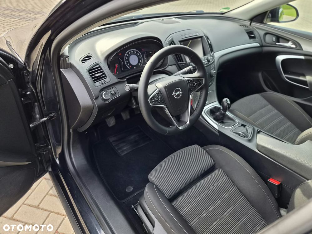 Opel Insignia - 25