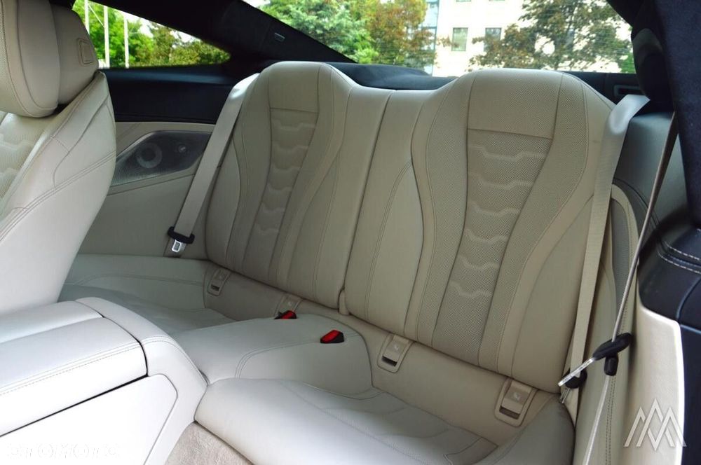 BMW Seria 8 - 33