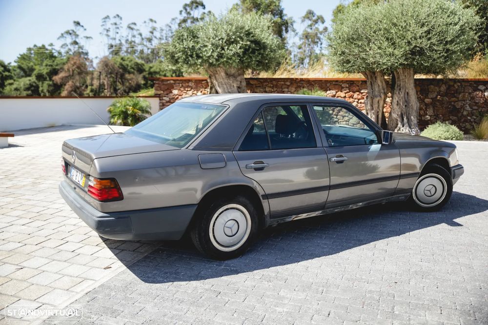 Mercedes-Benz W124 (1984-1997) 200 D - 14