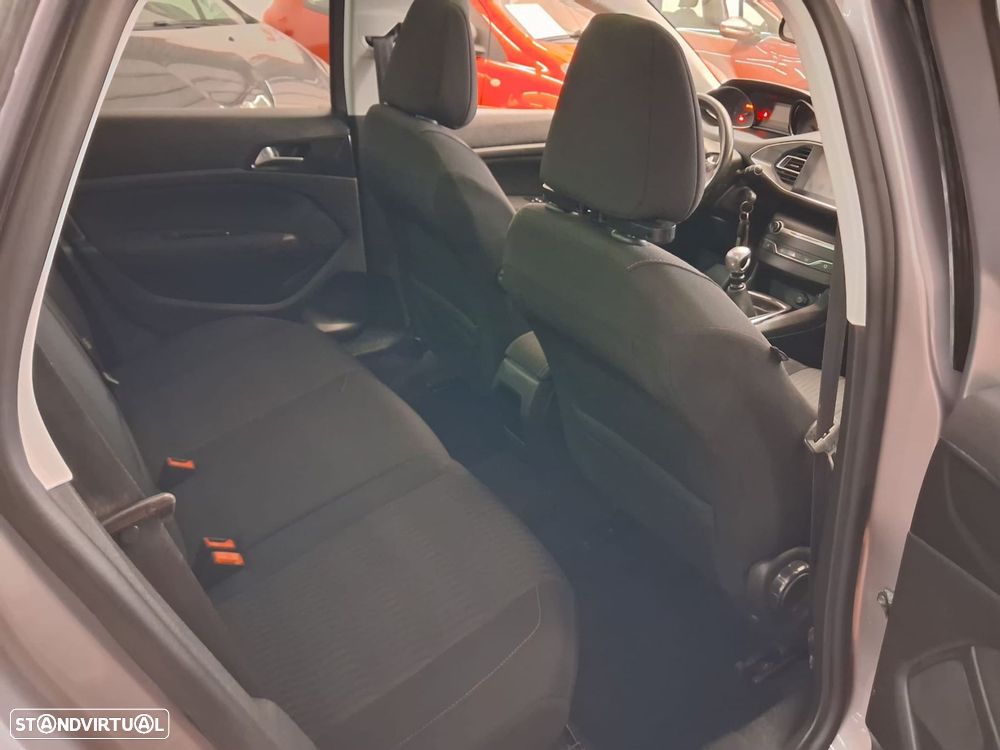 Peugeot 308 SW - 15