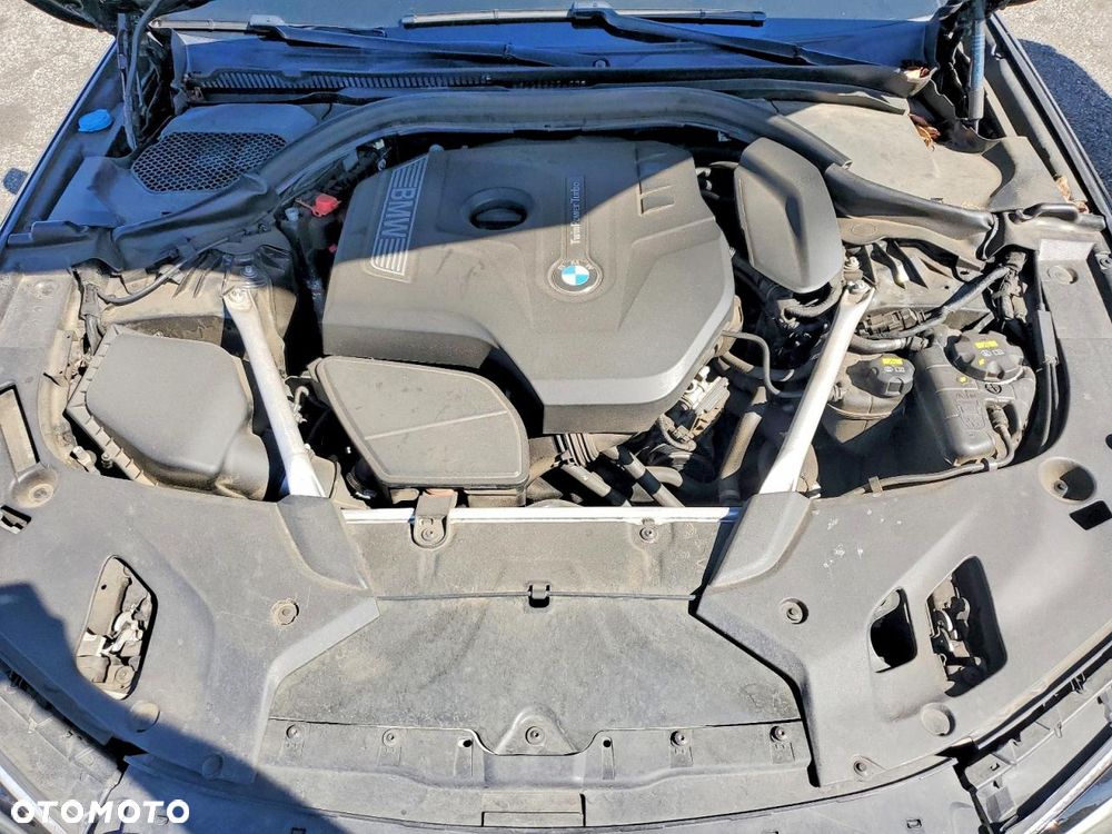 BMW Seria 5 530i Sport Line - 11