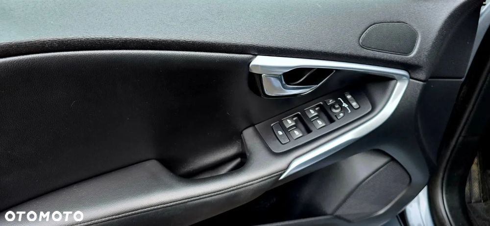 Volvo V40 D4 Summum - 10