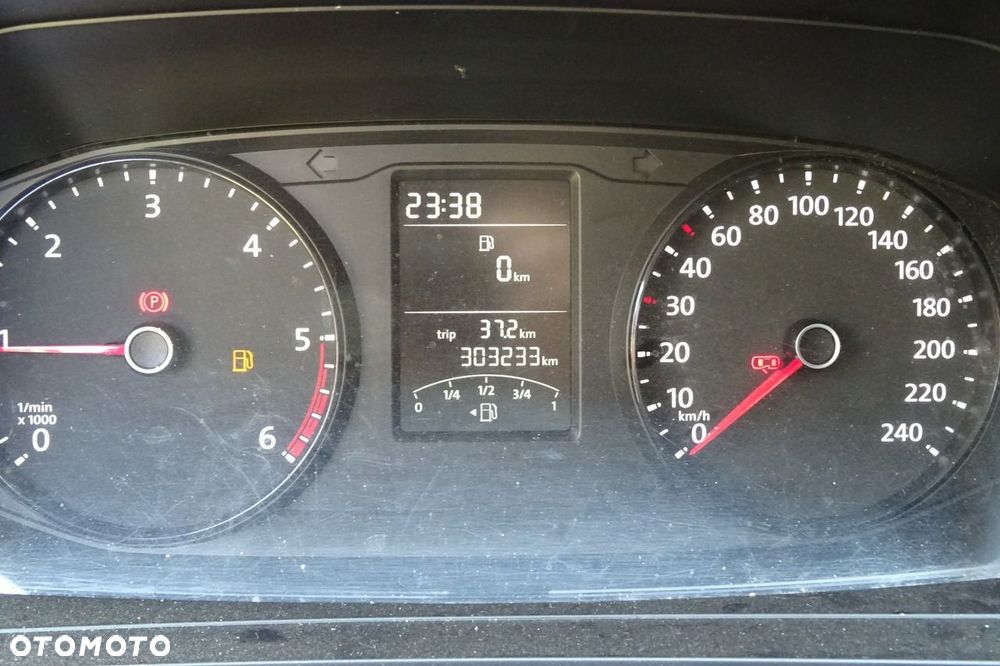 Volkswagen Transporter 2.0 TDI manual furgon serwisówka Sprowadzony - 21