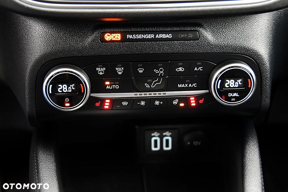 Ford Kuga 2.5 FHEV FWD Titanium - 30