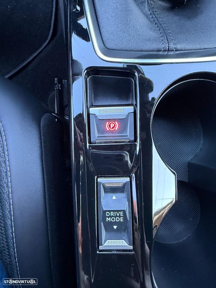 Peugeot 2008 1.2 PureTech Allure - 21