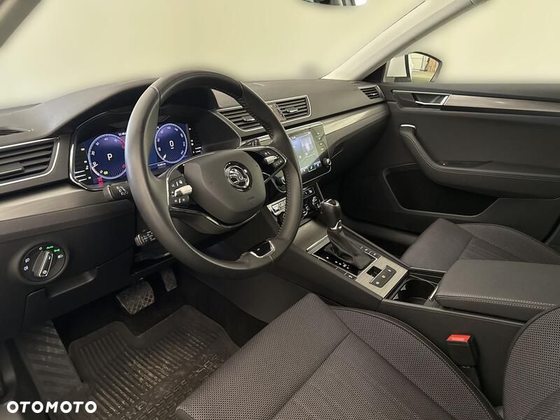 Skoda Superb 2.0 TDI SCR Style DSG - 10