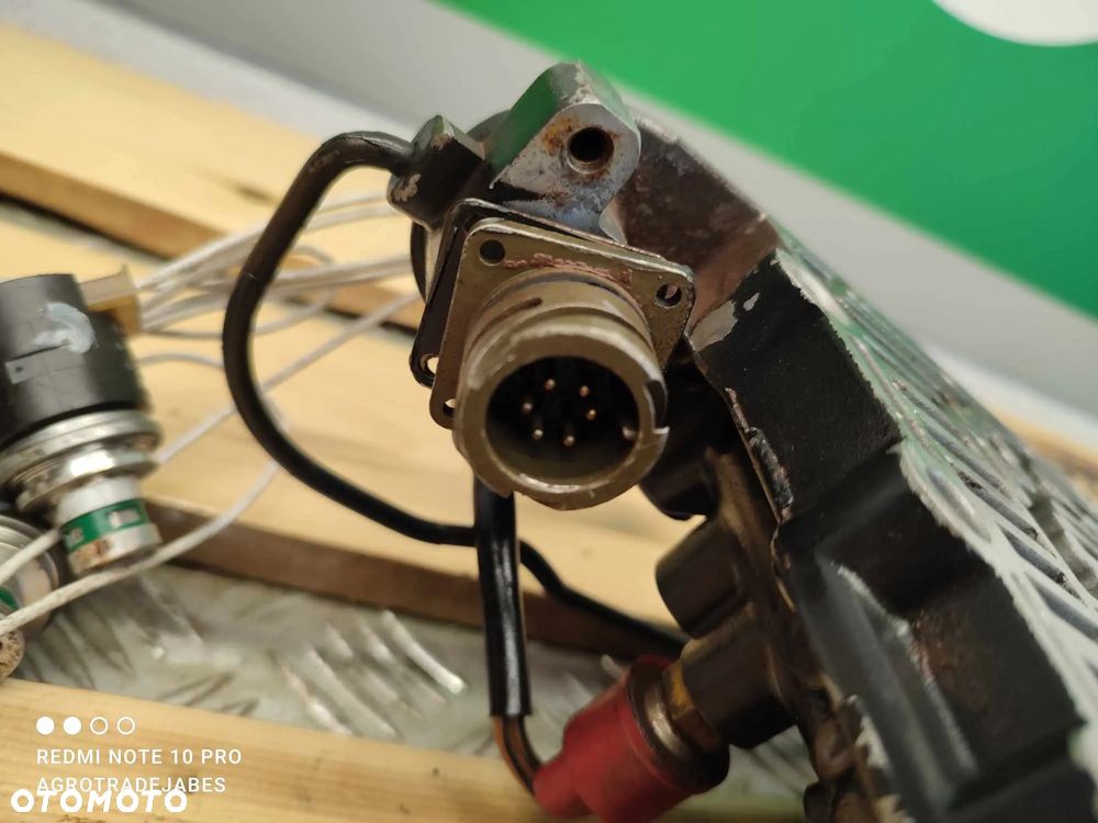 Blok zaworowy skrzyni biegów Deutz Fahr Agrotron 100 (ZF 464-306396D) - 7