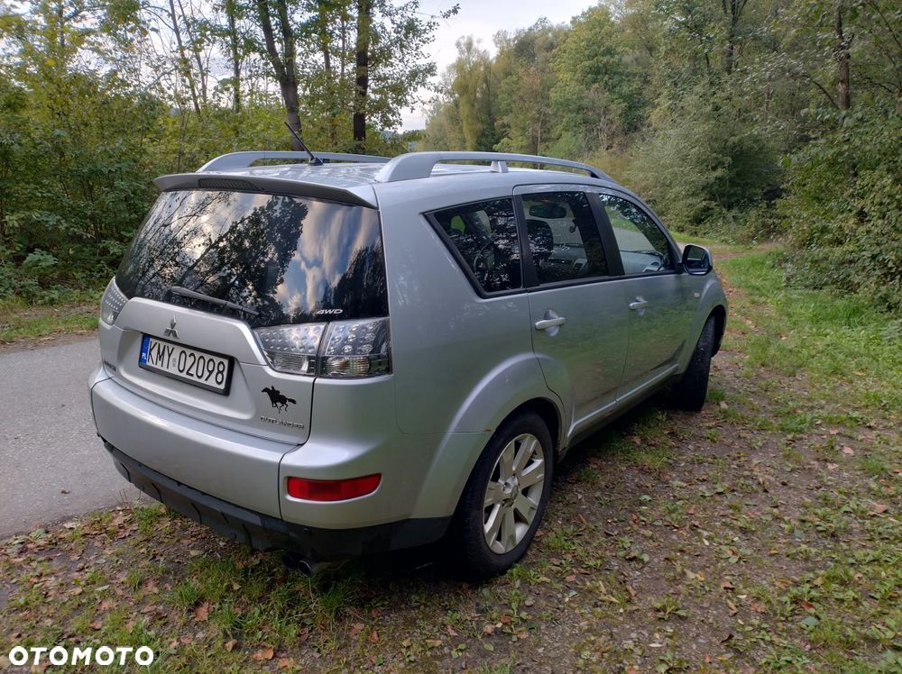 Mitsubishi Outlander - 6