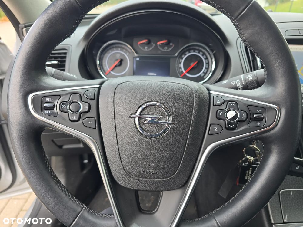 Opel Insignia - 16