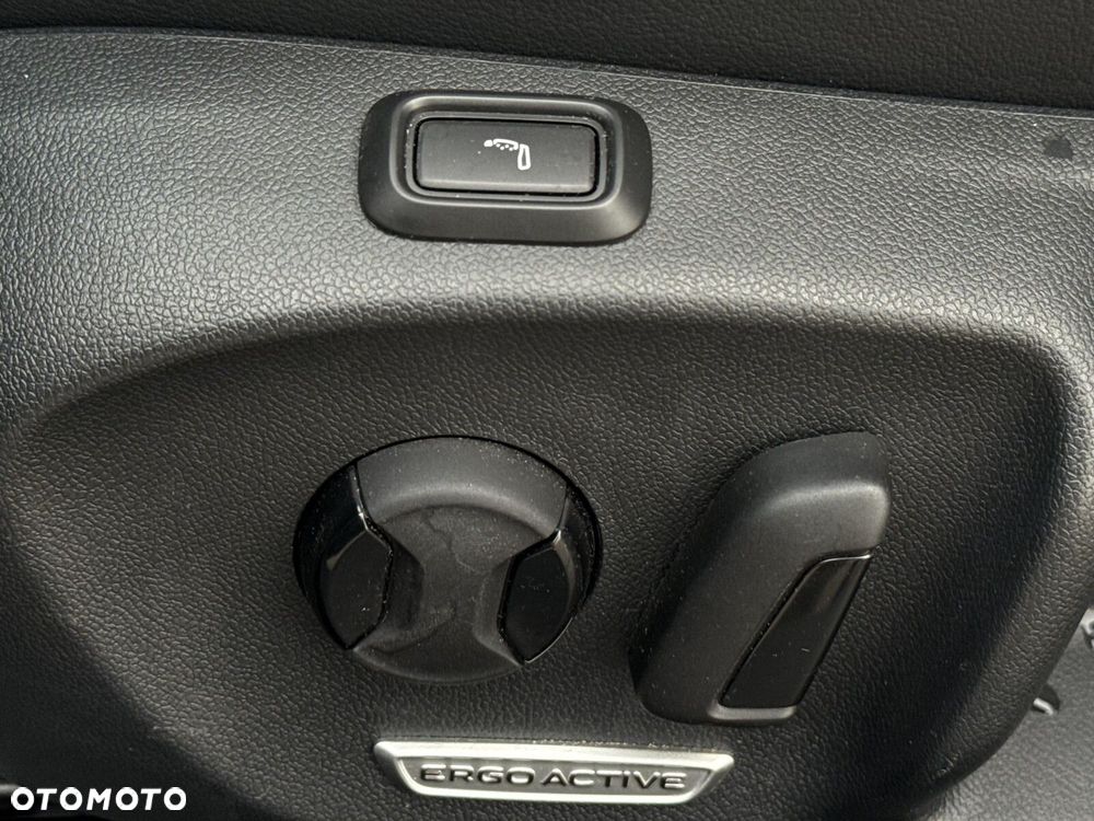 Volkswagen Passat Variant 2.0 TDI SCR 4Mot R-Line DSG - 14