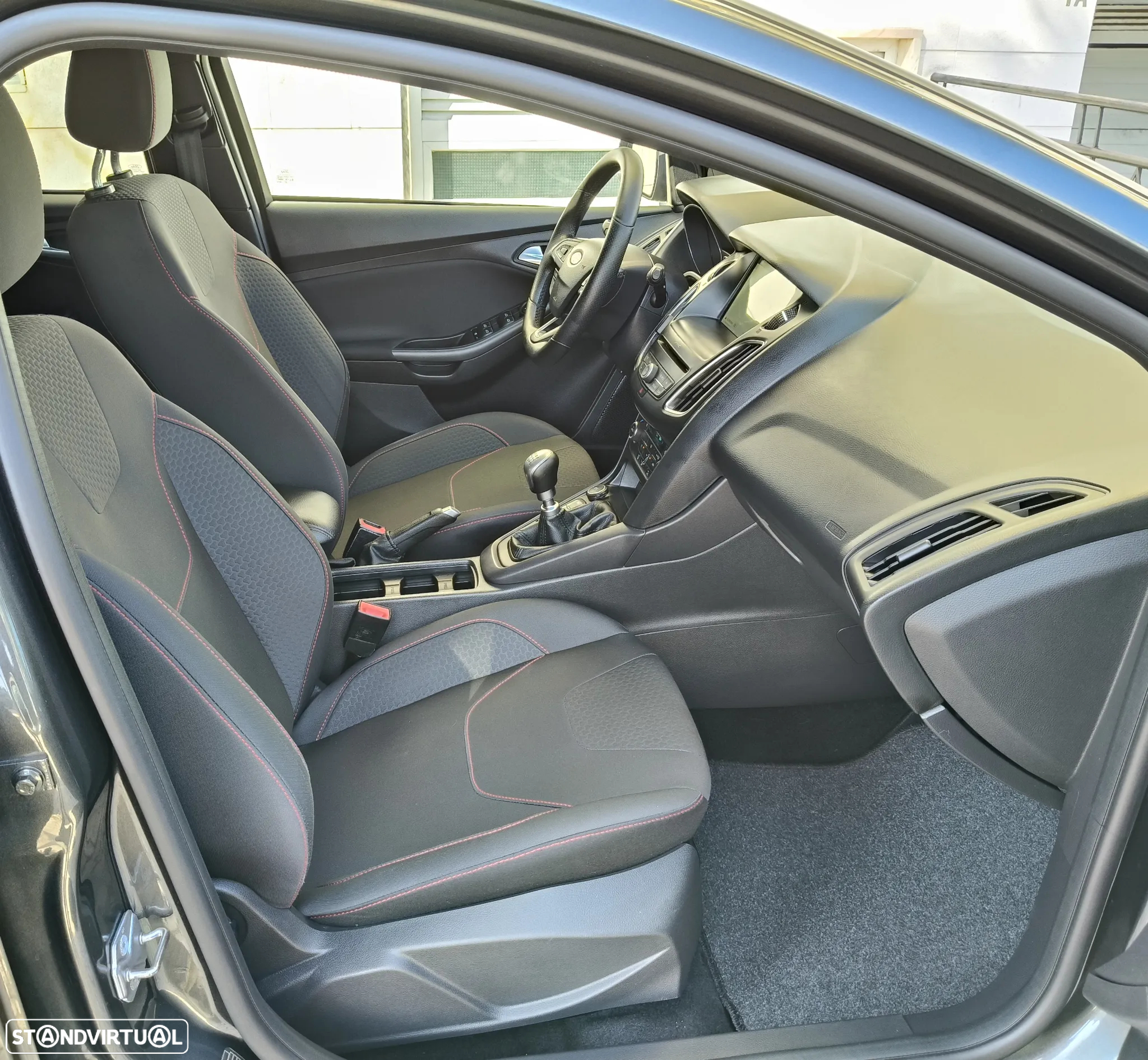 Ford Focus SW 1.5 TDCi ST-Line - 20