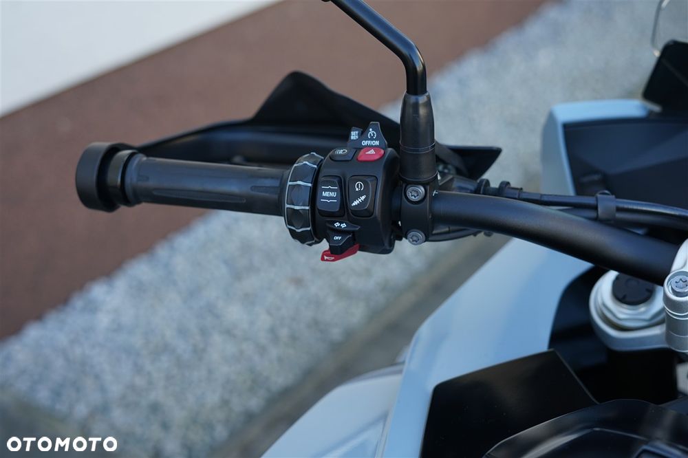 BMW S - 18