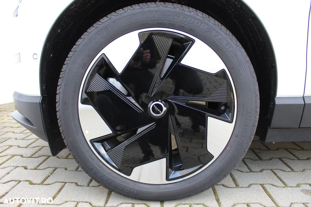 Volvo EX30 Twin Motor Performance AWD Ultra - 5