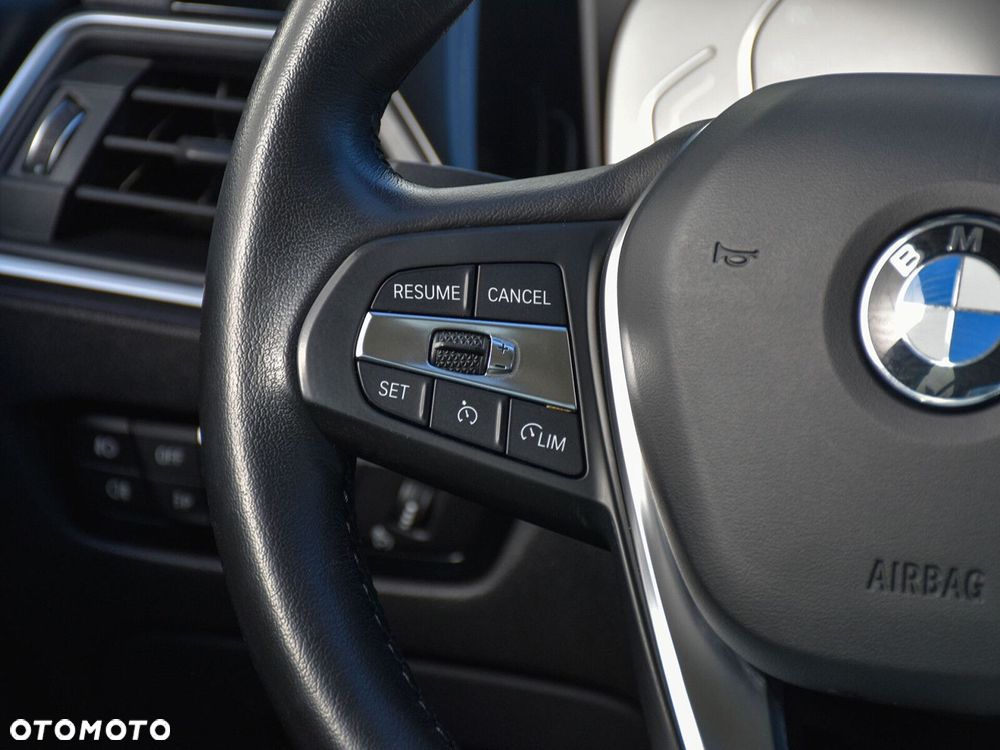 BMW Seria 3 318d Sport Line - 31