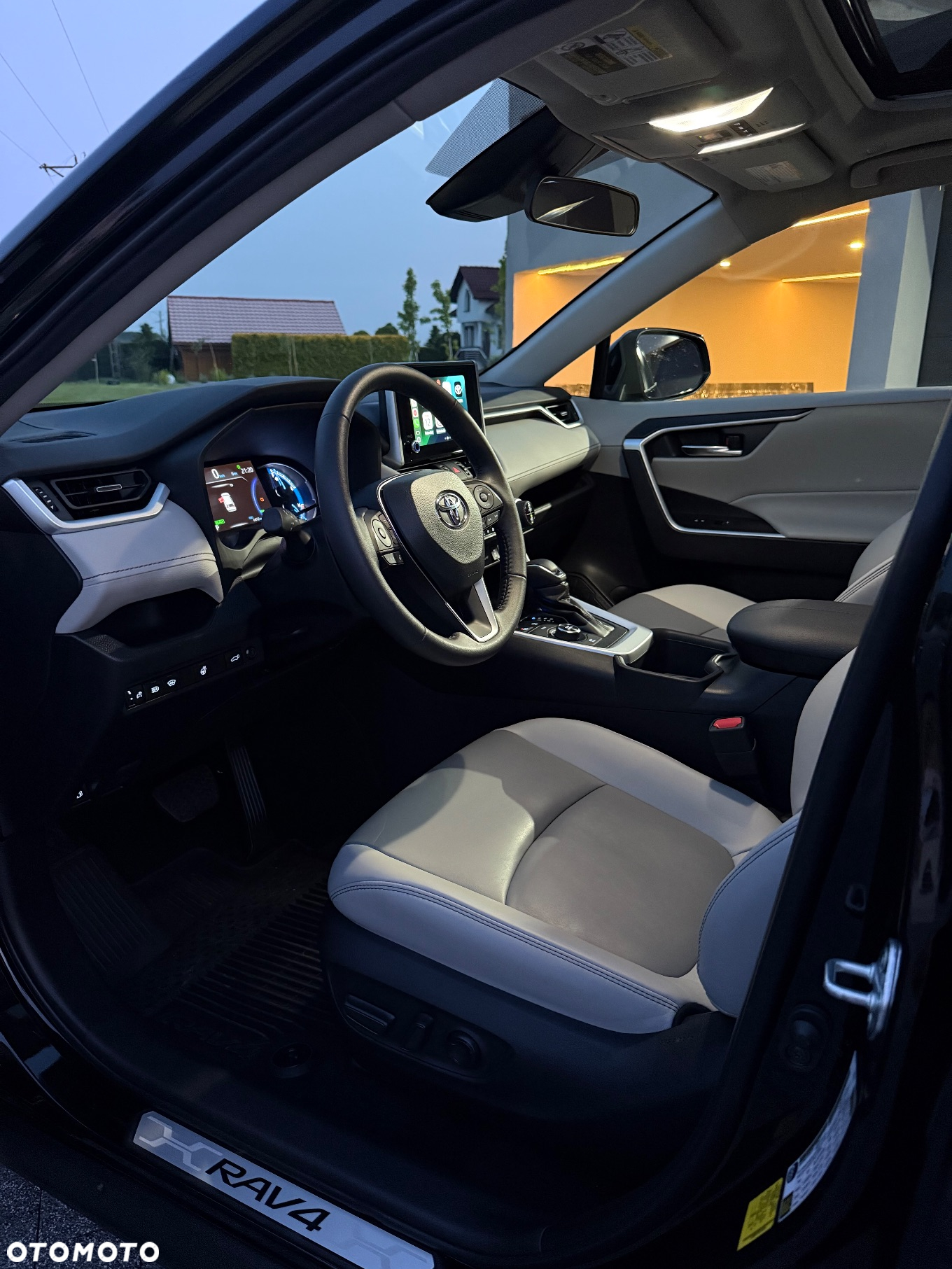 Toyota RAV4 - 24