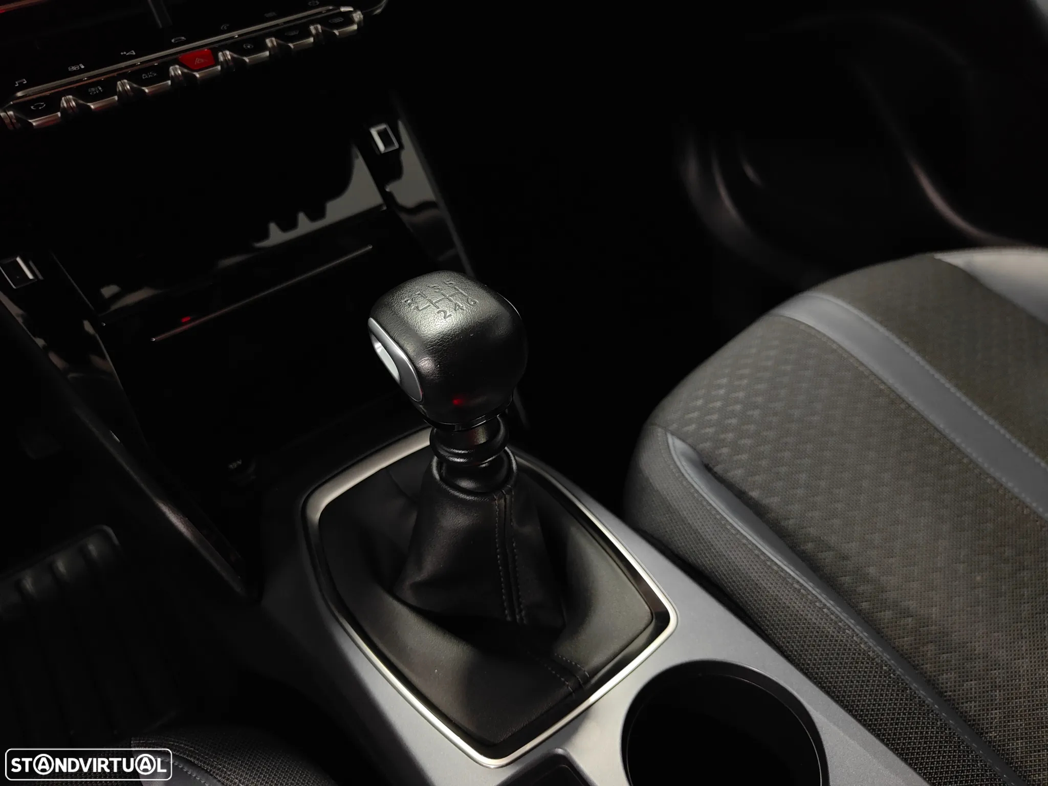 Peugeot 2008 1.2 PureTech Allure - 39