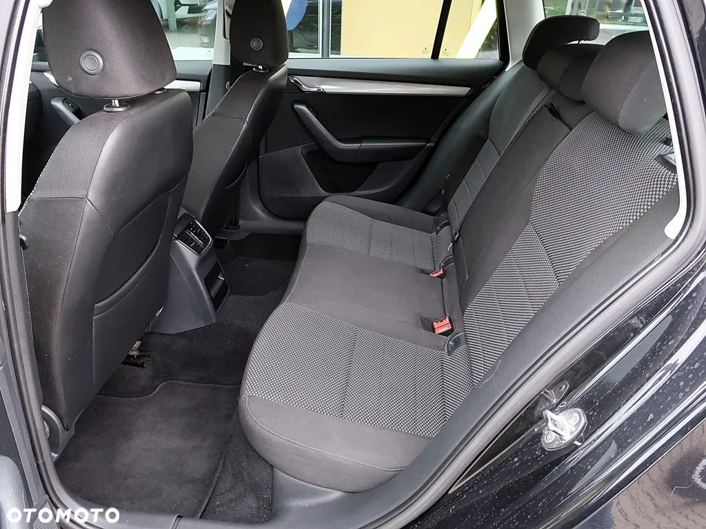 Skoda Octavia 1.6 TDI 4x4 Ambition - 12
