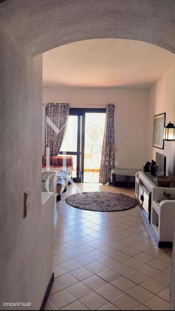 Apartamento T0 com Vista Mar e Piscina – Excelente Oportunidade de Inv - Grande imagem: 2/9