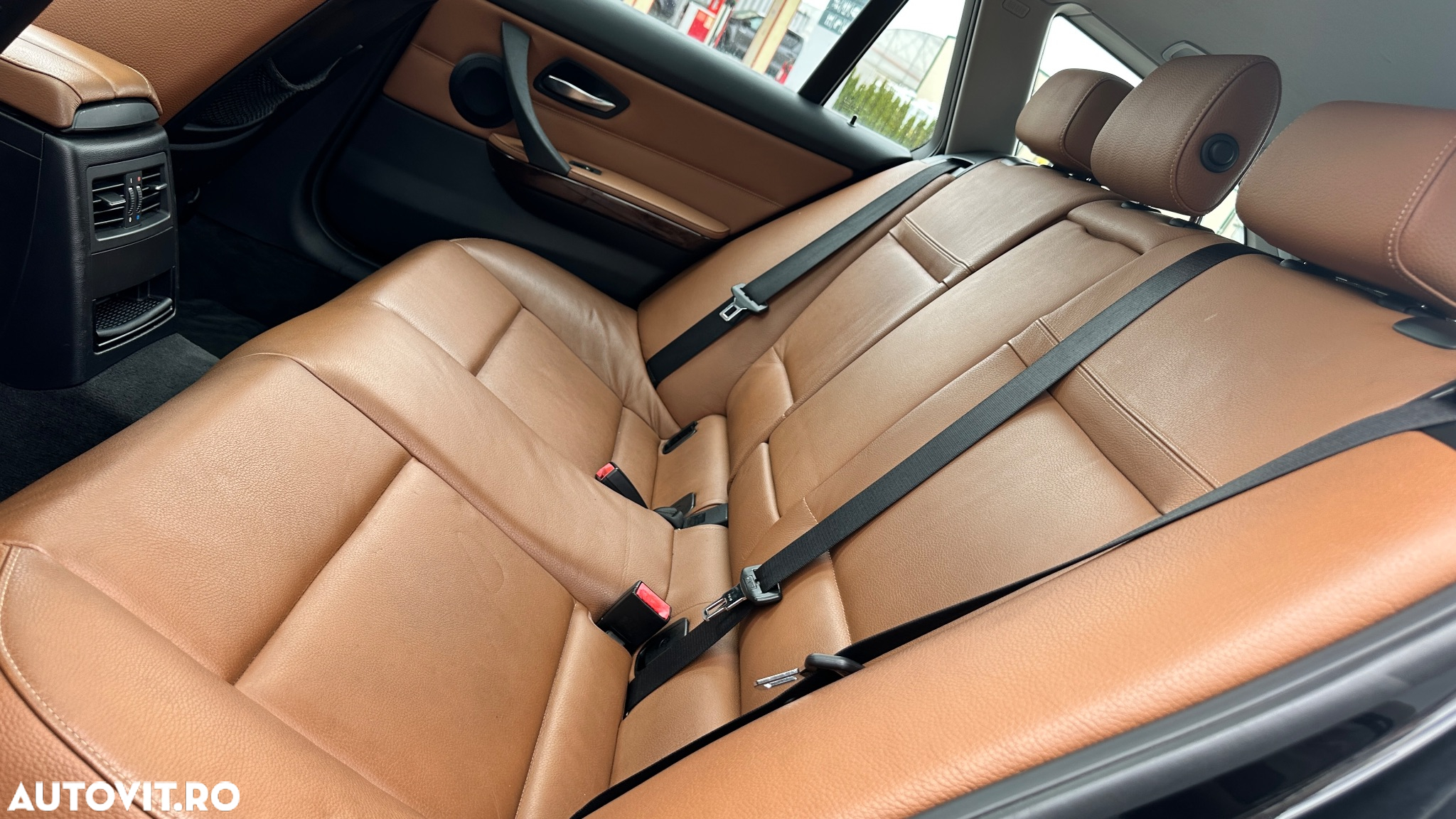BMW Seria 3 320d xDrive DPF Touring Aut. - 23