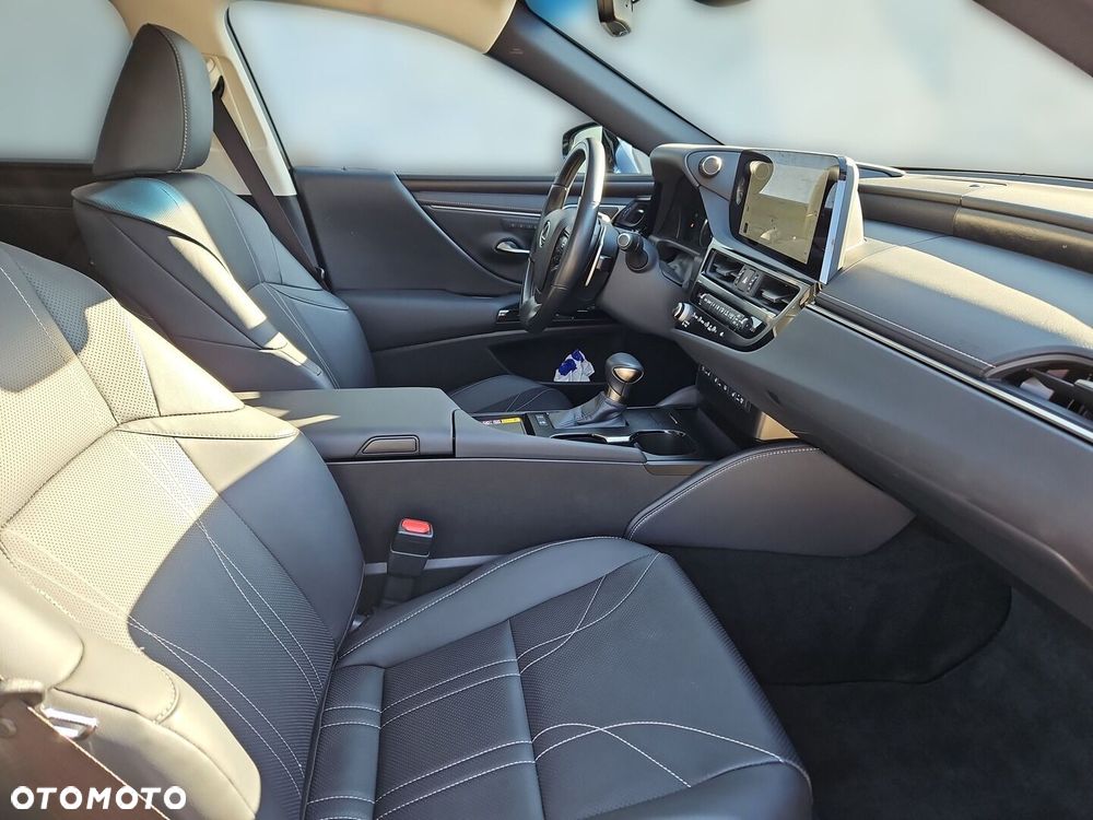 Lexus ES 300h Prestige - 22