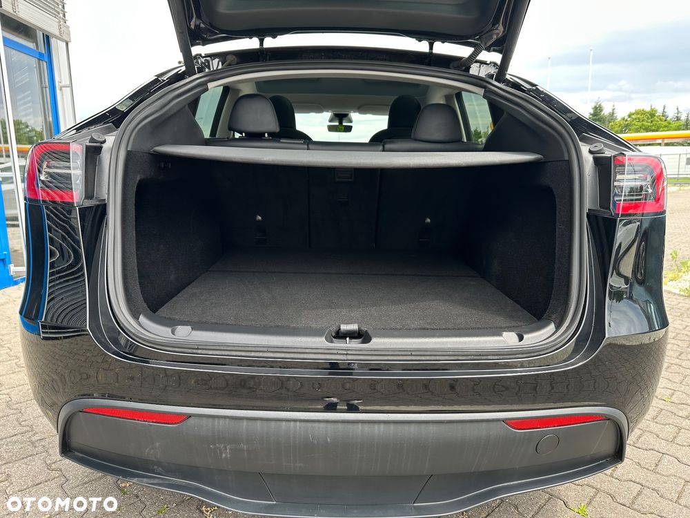Tesla Model Y RWD - 13