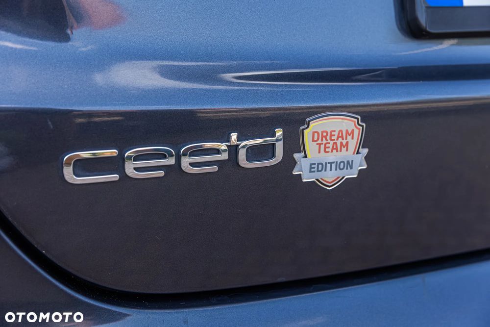 Kia Ceed 1.6 GDI Dream Team Edition - 16