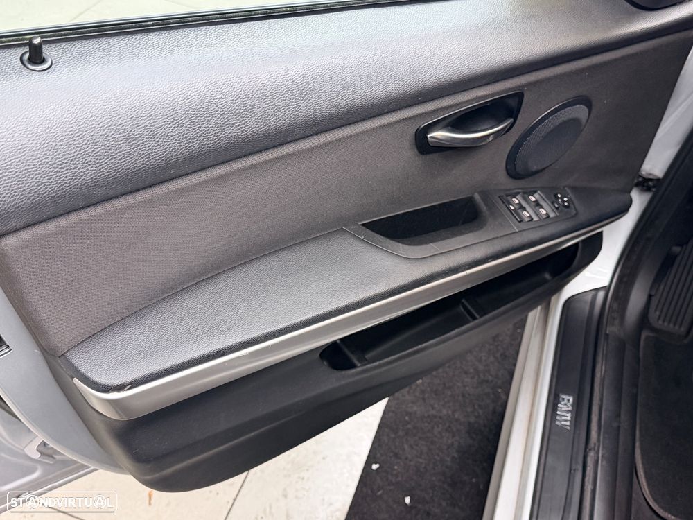 BMW 318 d DPF Edition Lifestyle - 16