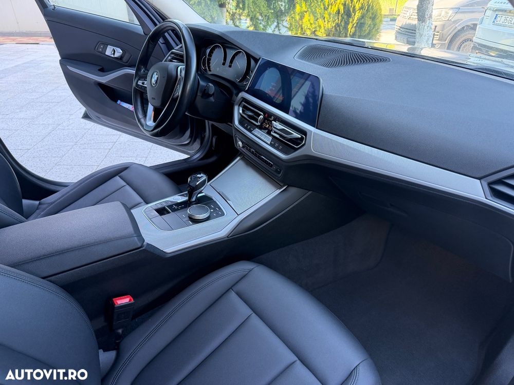 BMW Seria 3 320d xDrive Aut. - 23
