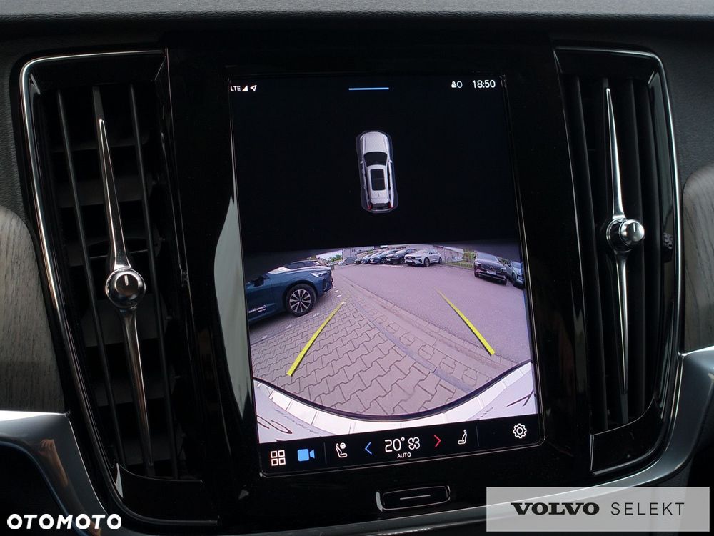 Volvo V90 Cross Country - 30