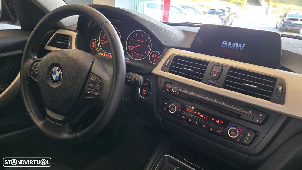 BMW 318 d Touring Aut. Sport Line - 60