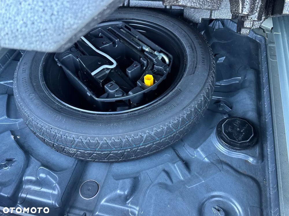 Peugeot 308 1.5 BlueHDi Allure S&S - 26