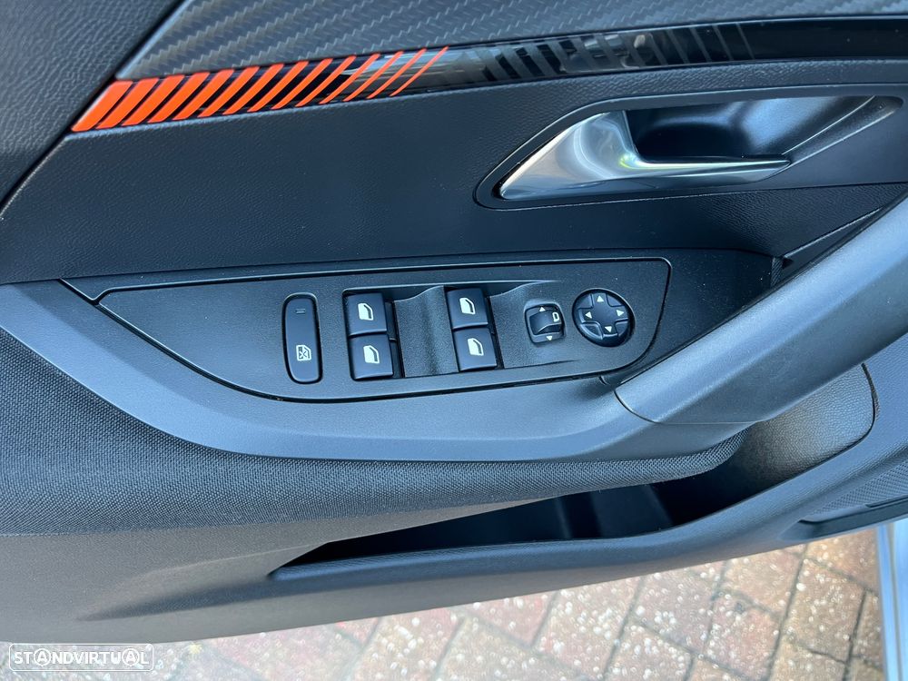 Peugeot 2008 1.2 PureTech Active - 9