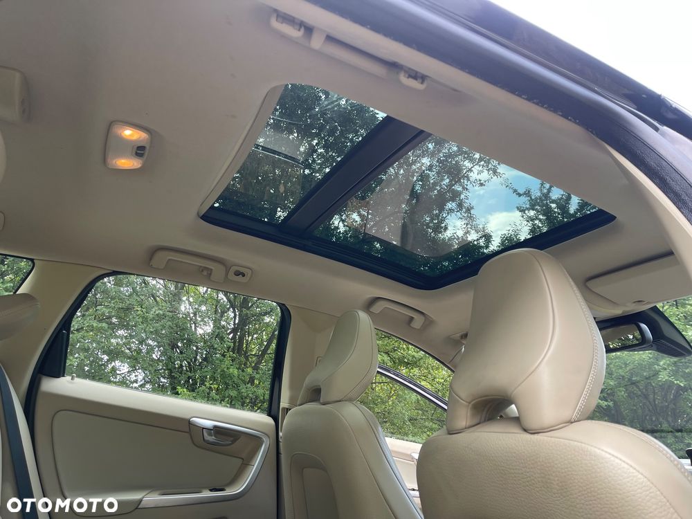Volvo XC 60 D5 AWD Kinetic - 14