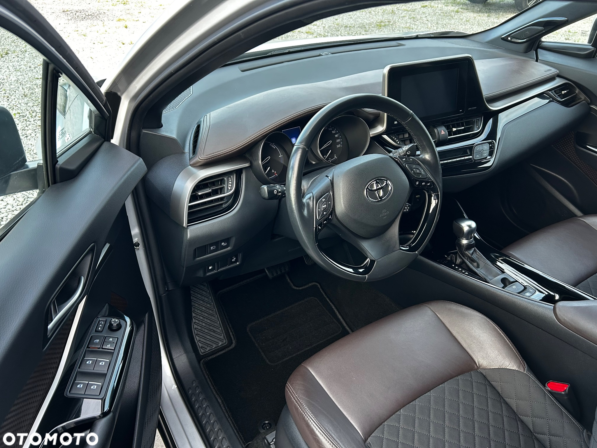 Toyota C-HR Hybrid Lounge - 8