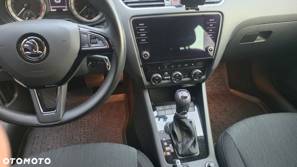 Skoda Octavia 2.0 TDI SCR Style DSG - 10