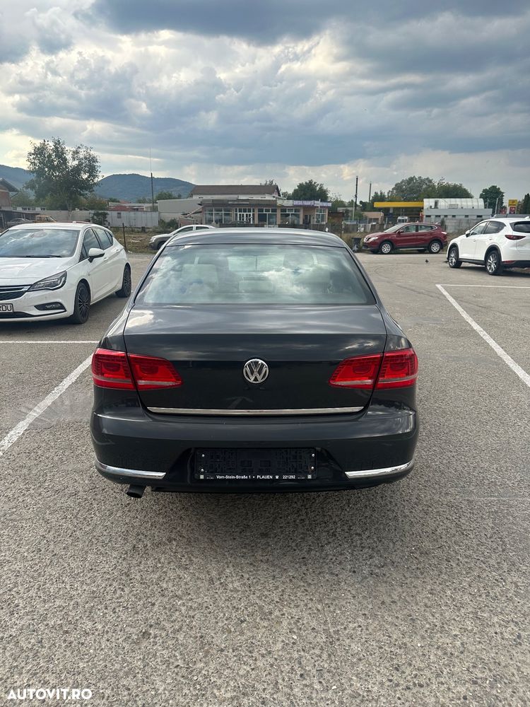 Volkswagen Passat - 4