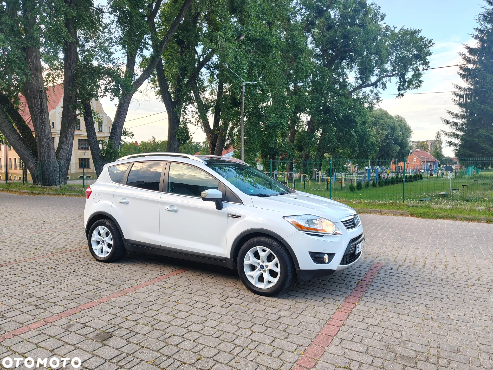 Ford Kuga 2.0 TDCi 4WD Titanium - 27