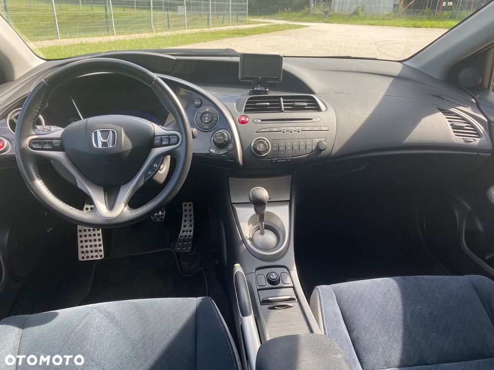 Honda Civic 1.8 Comfort - 26