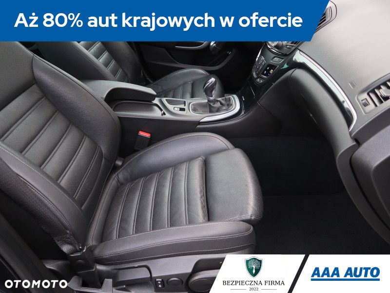 Opel Insignia - 10