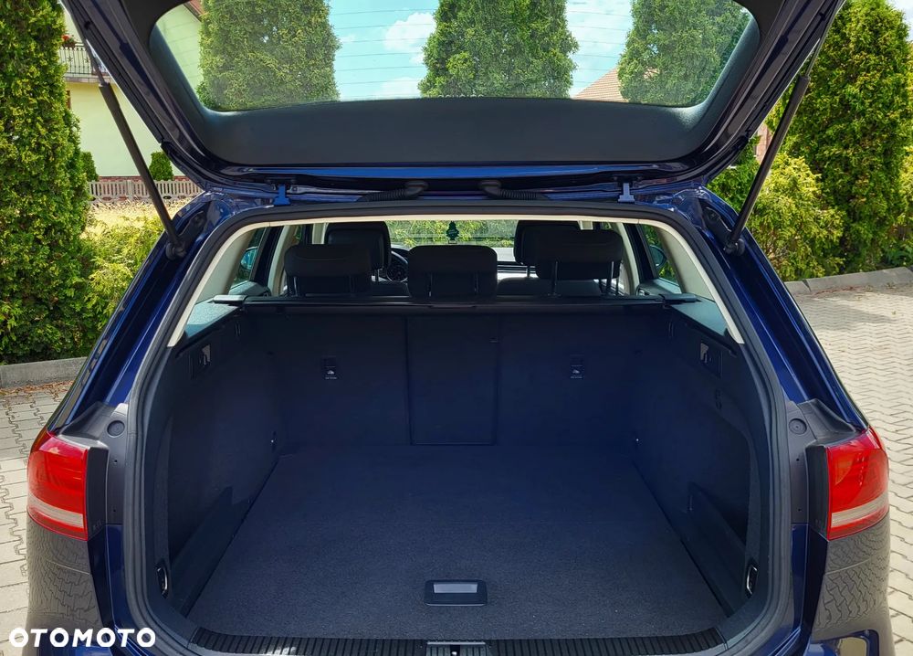Volkswagen Passat 1.6 TDI BMT Comfortline - 10